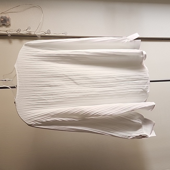 V-Neck Blouse, 2X, white, p2p 22,NWOT - Picture 2 of 9